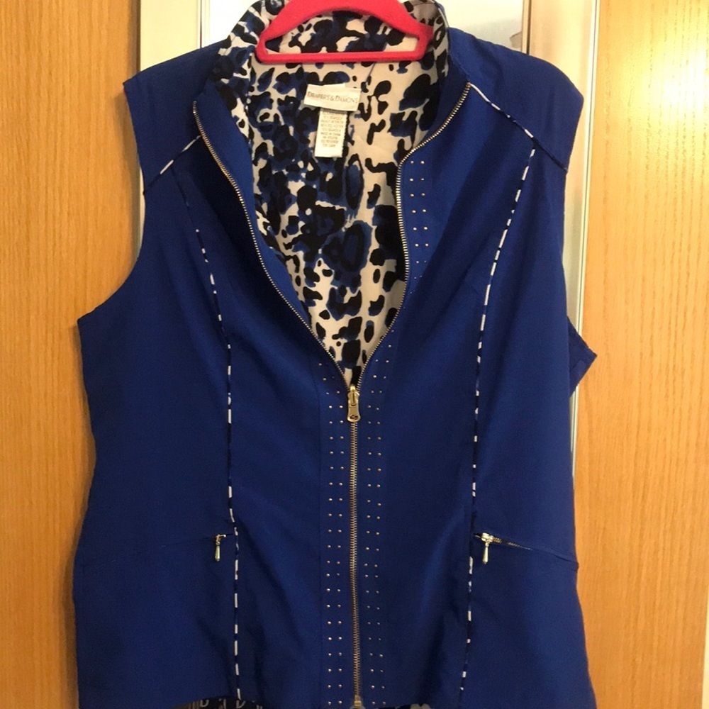 Very Stylish vest from Drapers & Damon’s size L